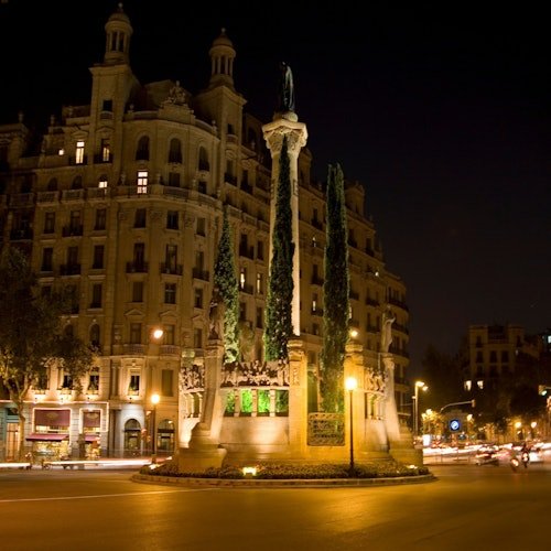 Barcelona: Visita guiada nocturna en autobús