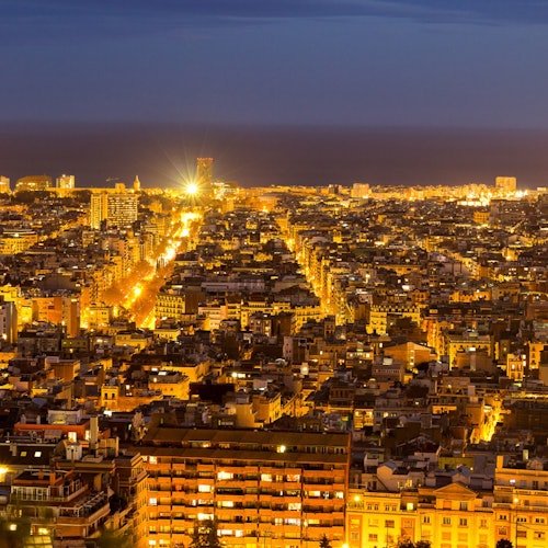 Barcelona: Visita guiada nocturna en autobús