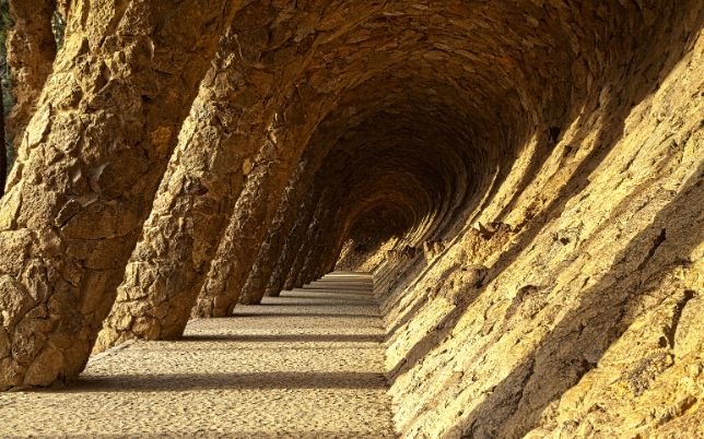 Ruta a Pie por Park Güell inside park guell