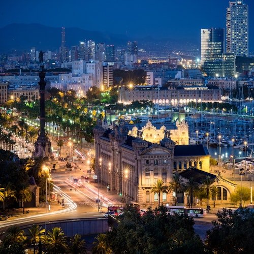 Barcelona: Visita guiada nocturna en autobús