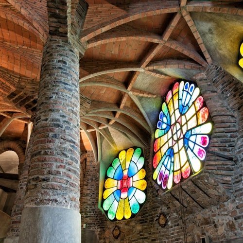 Cripta de Gaudí y Colonia Güell desde Barcelona + Audioguía