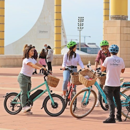 Barcelona: Tour en eBike por los 10 lugares más destacados