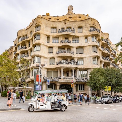 Barcelona: Tour en Tuk Tuk Eléctrico de 4 Horas