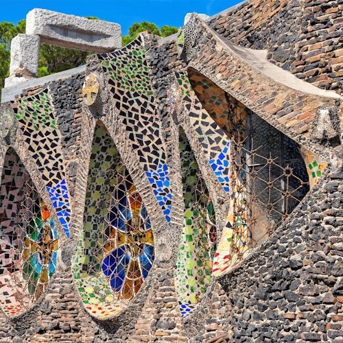 Cripta de Gaudí y Colonia Güell desde Barcelona + Audioguía