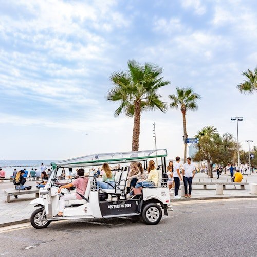 Barcelona: Tour en Tuk Tuk Eléctrico de 4 Horas