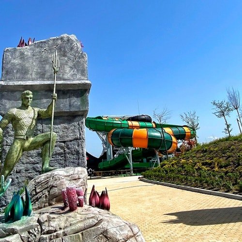 Warner Beach Madrid: Day Trip from Madrid