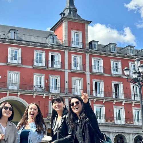 Madrid: Visita Guiada del Casco Antiguo + Entrada y Visita Rápida al Palacio Real