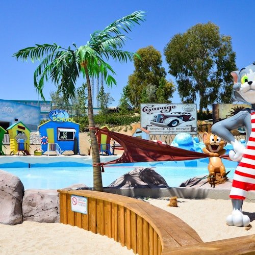 Warner Beach Madrid: Day Trip from Madrid