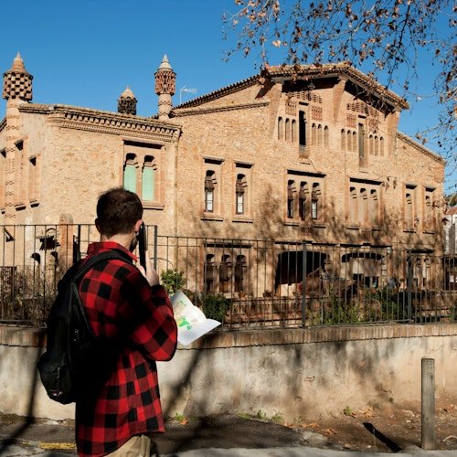 Cripta de Gaudí y Colonia Güell desde Barcelona + Audioguía