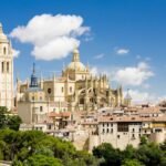 Ávila y Segovia: Excursión de un día desde Madrid + Entrada al Alcázar de Segovia (Opcional)