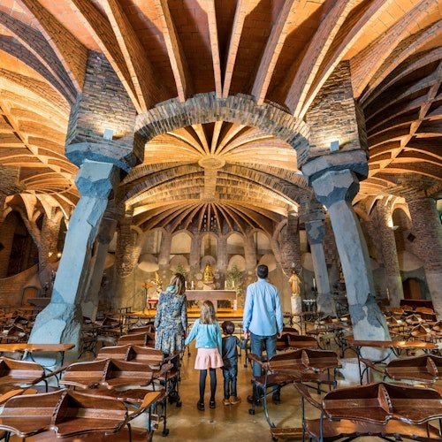 Cripta de Gaudí y Colonia Güell desde Barcelona + Audioguía