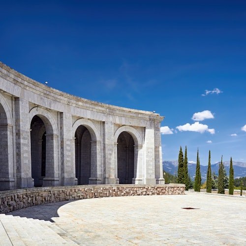 Real Monasterio de El Escorial + Valle de los Caídos: Excursión de medio día desde Madrid