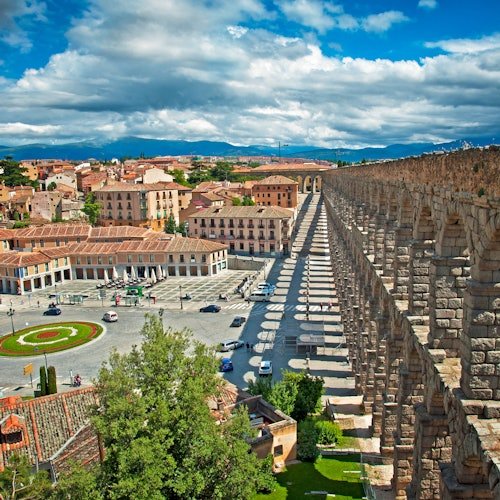 Ávila y Segovia: Excursión de un día desde Madrid + Entrada al Alcázar de Segovia (Opcional)