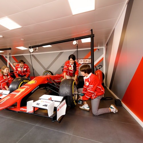 Ferrari Land: Entrada