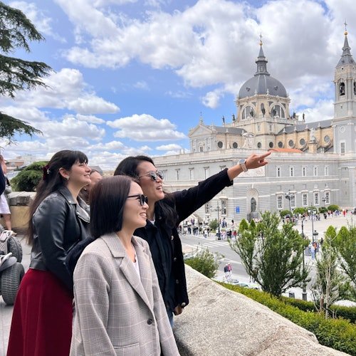 Madrid: Visita Guiada del Casco Antiguo + Entrada y Visita Rápida al Palacio Real