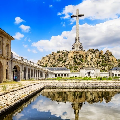 Real Monasterio de El Escorial + Valle de los Caídos: Excursión de medio día desde Madrid