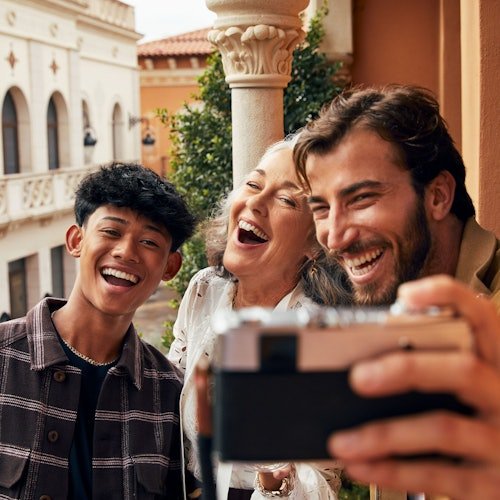 La Roca Village Shopping Express: Viaje de ida y vuelta desde Barcelona