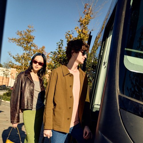 La Roca Village Shopping Express: Viaje de ida y vuelta desde Barcelona