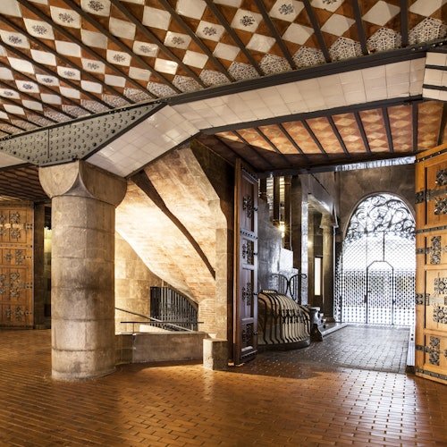 Palau Güell (Palacio Güell): Entrada