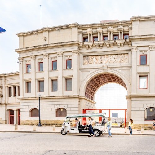 Barcelona: Tour de Bienvenida en Tuk Tuk Eléctrico Privado