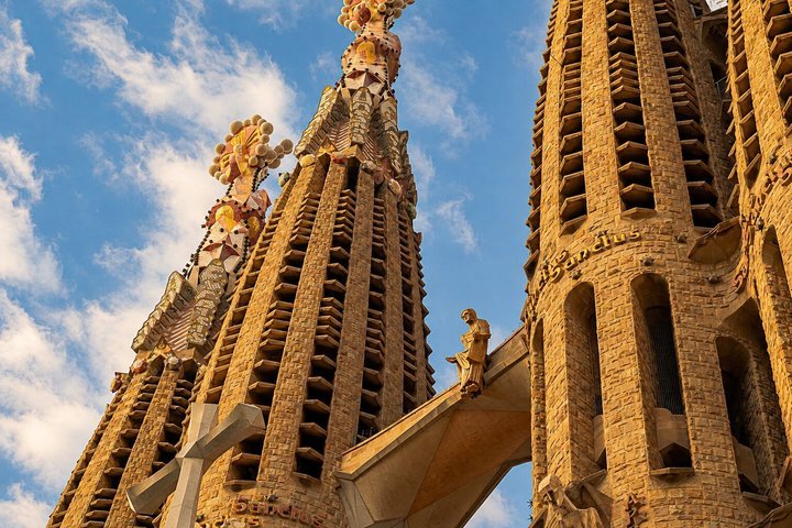Barcelona : Visita guiada sin colas y entradas de la Sagrada Familia