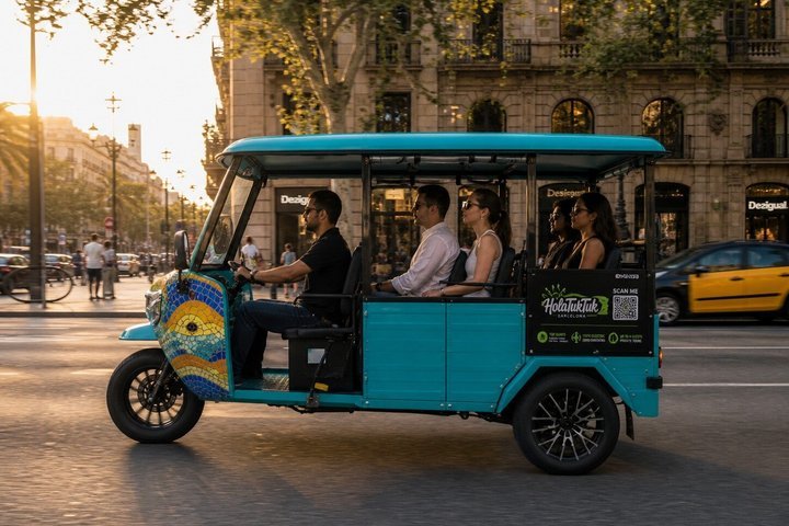 Tour Privado en Tuk Tuk Eléctrico Barcelona con Vistas