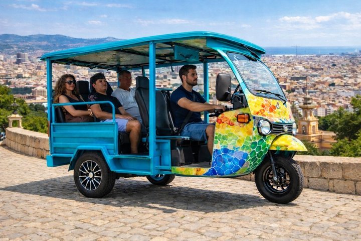 Tour Privado en Tuk Tuk Eléctrico Barcelona con Vistas