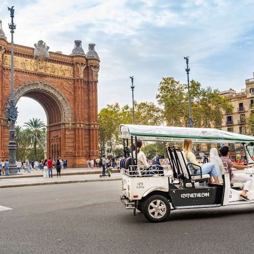 Barcelona: Tour de Bienvenida en Tuk Tuk Eléctrico Privado