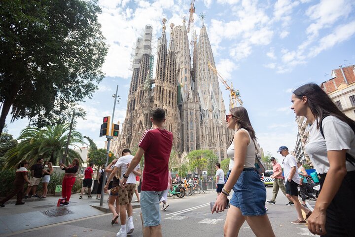 Visita guiada a la Sagrada Familia con entrada sin colas