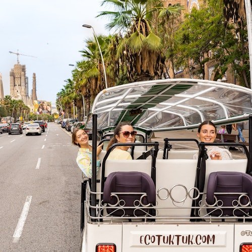 Barcelona: Tour en Tuk Tuk Eléctrico de 4 Horas