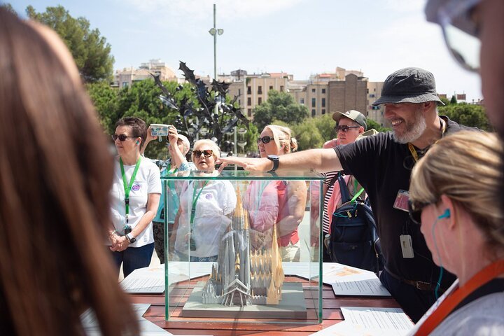 Visita guiada a la Sagrada Familia con entrada sin colas