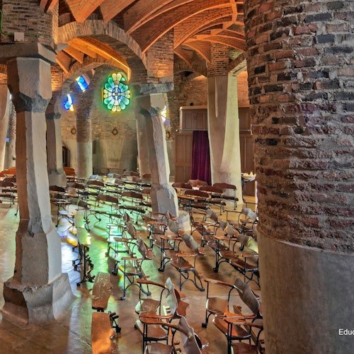 Cripta de Gaudí y Colonia Güell desde Barcelona + Audioguía