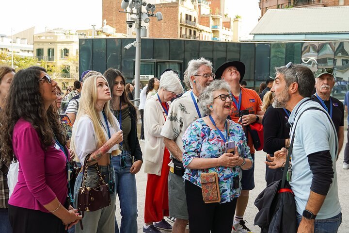 Barcelona : Visita guiada sin colas y entradas de la Sagrada Familia