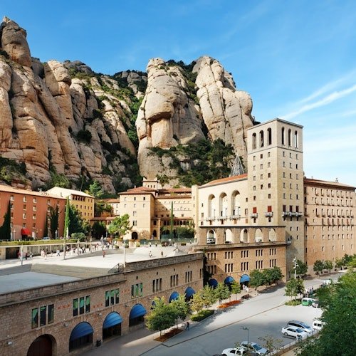 Montserrat: Excursión de media tarde desde Barcelona con cata de licores