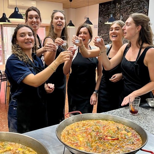 Valencia: Clase de Cocina de Paella, Tapas, Sangría y Visita al Mercado de Ruzafa