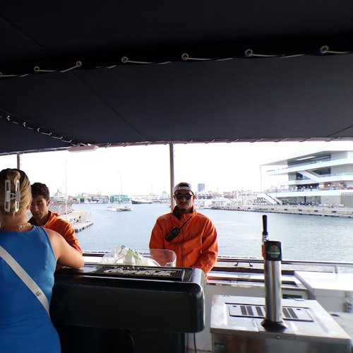 Valencia: Boat Tour + Mussel and Wine Tasting