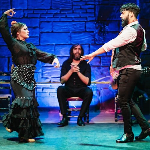 Triana, Seville: Baraka Flamenco Show + Drink