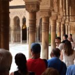 Alhambra y Palacios nazaríes: Tour guiado + Pase de ciudad