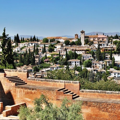 The Alhambra, the Nasrid Palaces, the Albaicín, and Sacromonte: Guided Tour