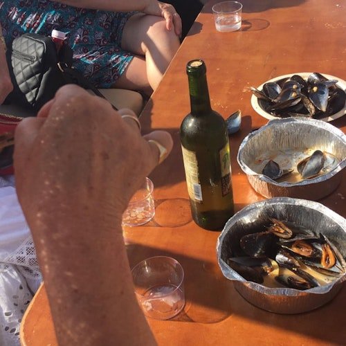 Valencia: Boat Tour + Mussel and Wine Tasting