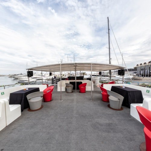 Valencia: Boat Tour + Mussel and Wine Tasting