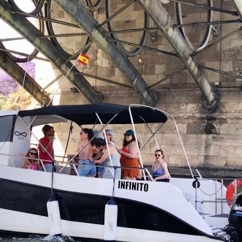 Sevilla: Paseo guiado en barco por el Guadalquivir