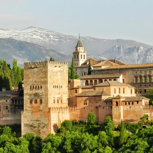 Alhambra and Nasrid Palaces: Skip-the-Line Admission + Private Guided Tour
